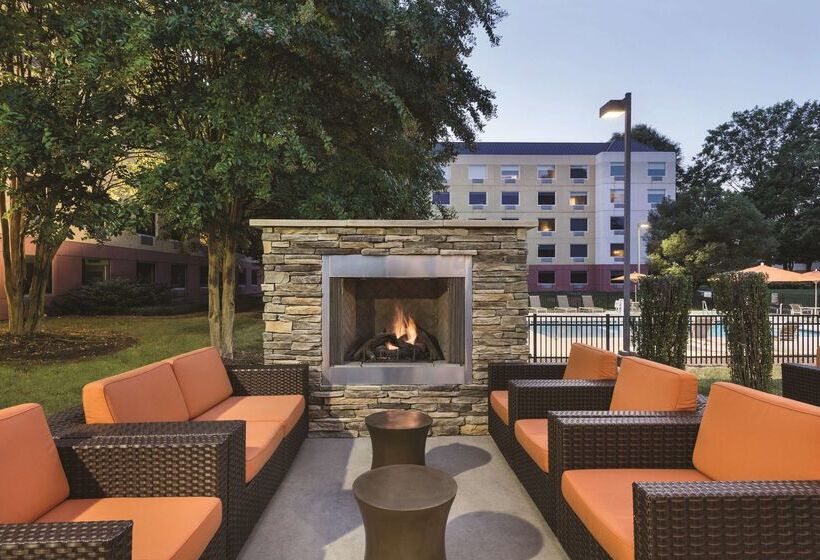 Отель Clt Sky Suites