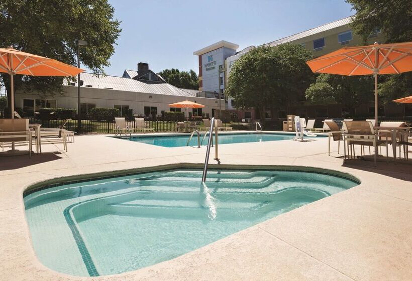 Отель Clt Sky Suites