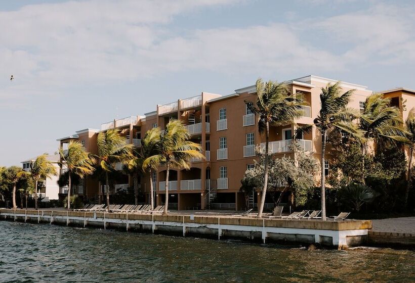 فندق Beachside Resort & Residences