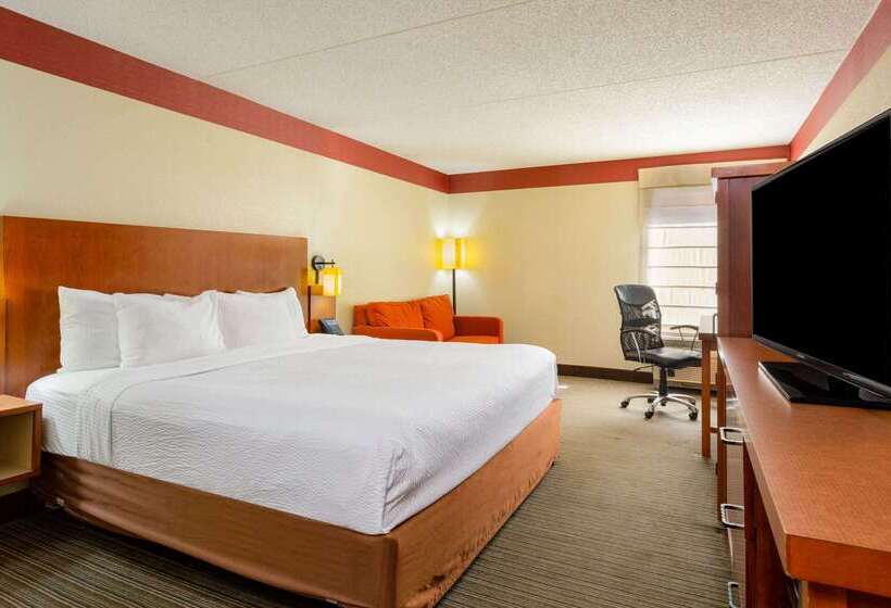 בית מלון כפרי Clt Airport Inn & Suites