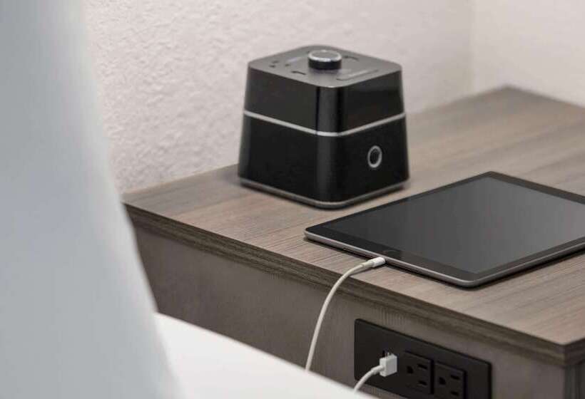 ホテル La Quinta By Wyndham Cleveland Airport West