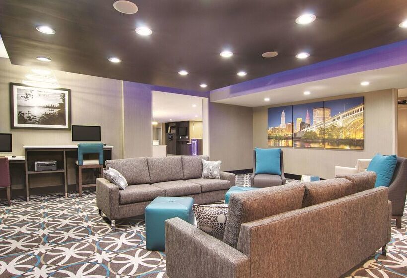 ホテル La Quinta By Wyndham Cleveland Airport West