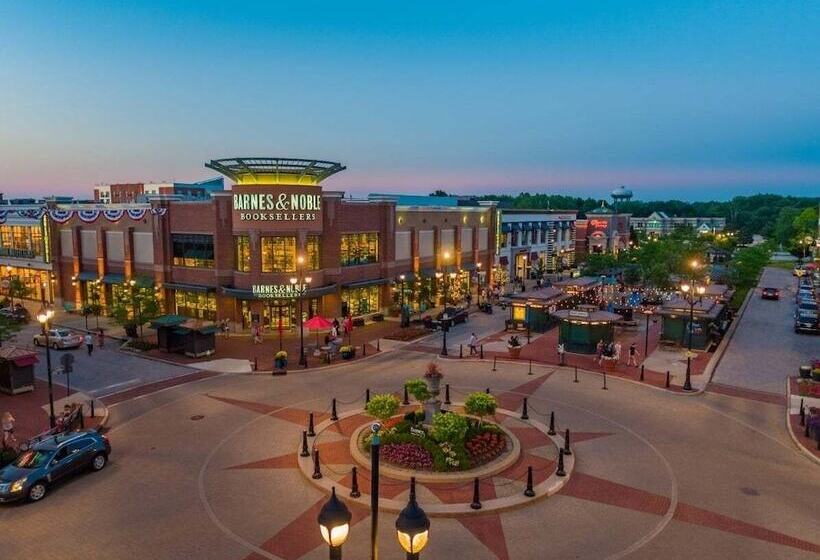 هتل La Quinta By Wyndham Cleveland Airport West