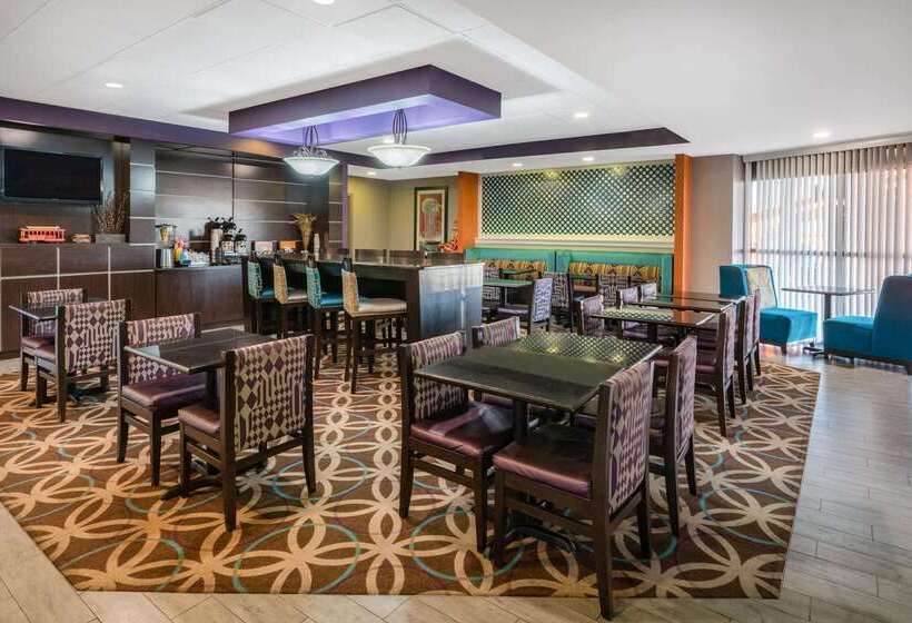 酒店 La Quinta By Wyndham Memphis Airport Graceland