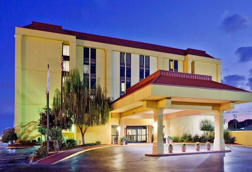 酒店 La Quinta By Wyndham Memphis Airport Graceland