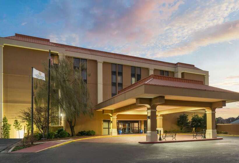 酒店 La Quinta By Wyndham Memphis Airport Graceland