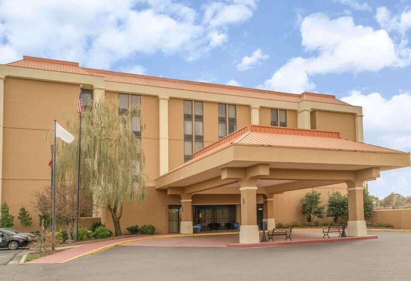 酒店 La Quinta By Wyndham Memphis Airport Graceland