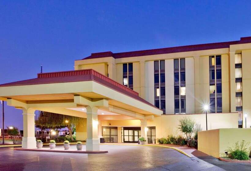 酒店 La Quinta By Wyndham Memphis Airport Graceland