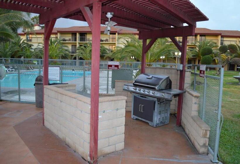 فندق Ontario Airport Inn