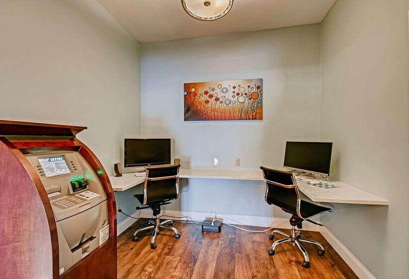 فندق Orangewood Inn And Suites Midtown