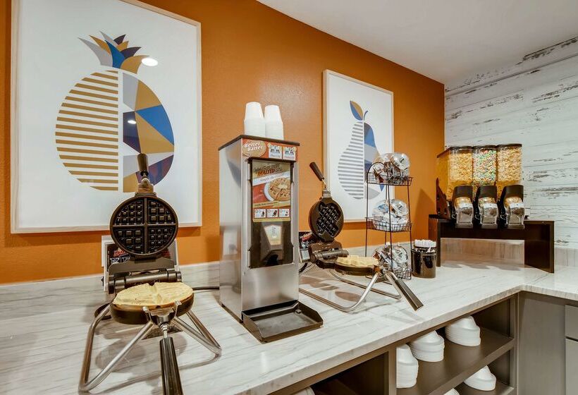 فندق Orangewood Inn And Suites Midtown