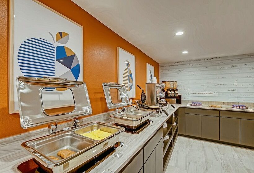 בית מלון כפרי Orangewood Inn And Suites Midtown