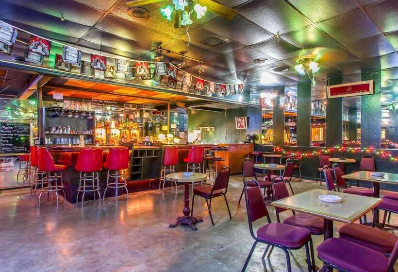 Szálloda Quality Inn Ada Near University