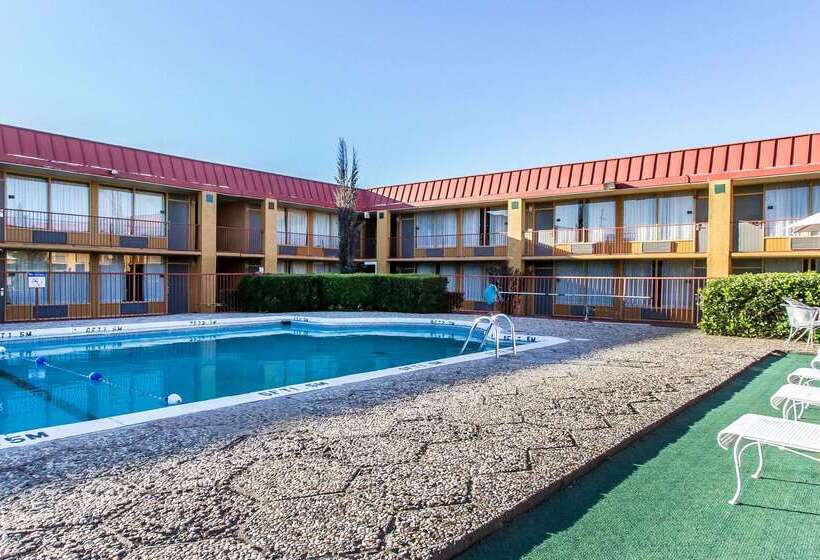 Szálloda Quality Inn Ada Near University