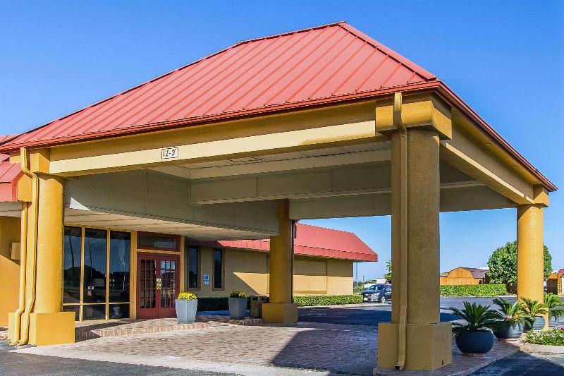 Szálloda Quality Inn Ada Near University