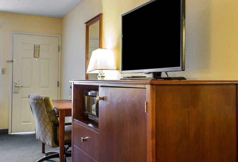 فندق Quality Inn