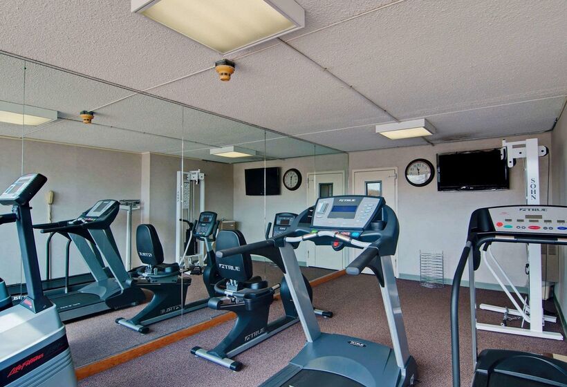 فندق Quality Inn