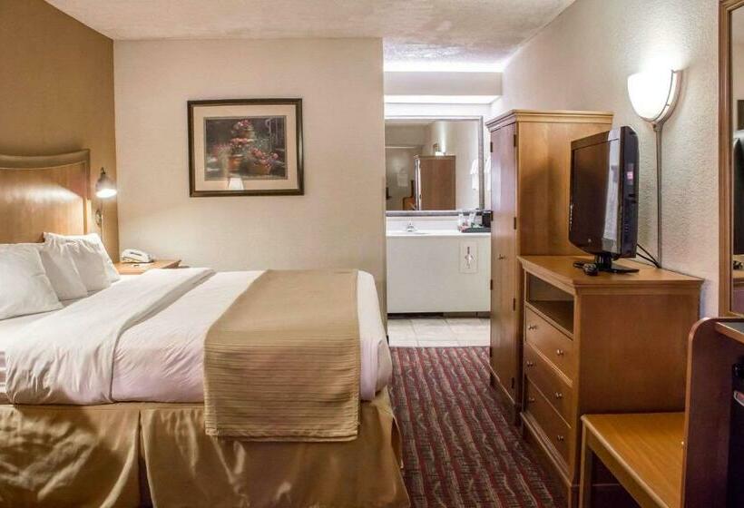 ホテル Quality Inn Chapel Hill  University Area
