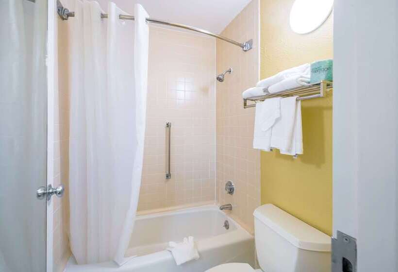 Отель Quality Inn Fredericksburg, Central Park Area