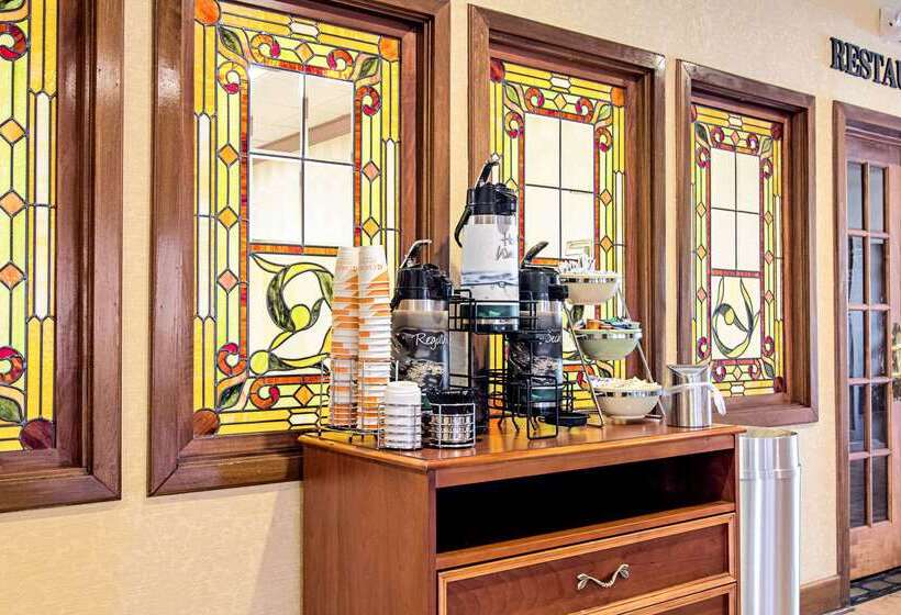 فندق Quality Inn