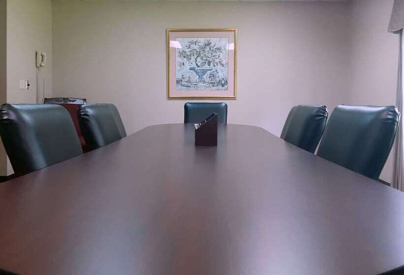 Отель Quality Inn