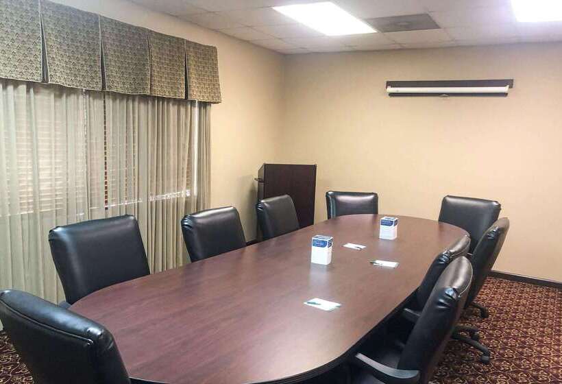 Отель Quality Inn