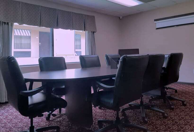 Отель Quality Inn