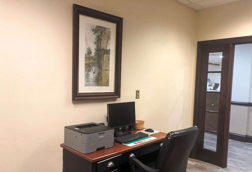 Отель Quality Inn