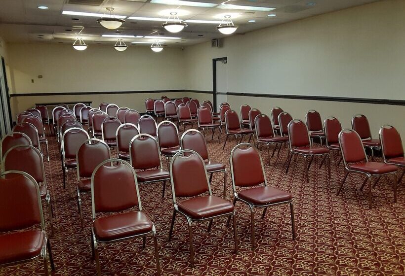 Отель Quality Inn