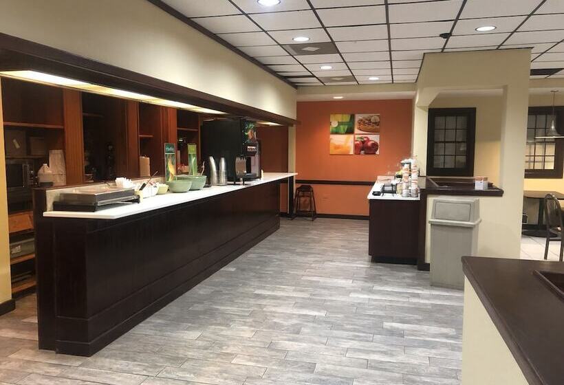 Отель Quality Inn