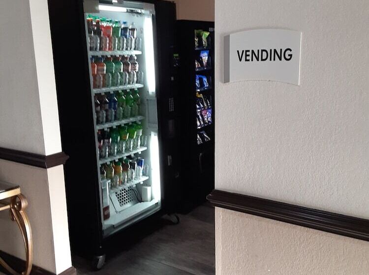 Отель Quality Inn