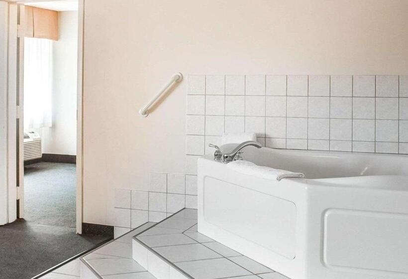 فندق Quality Inn