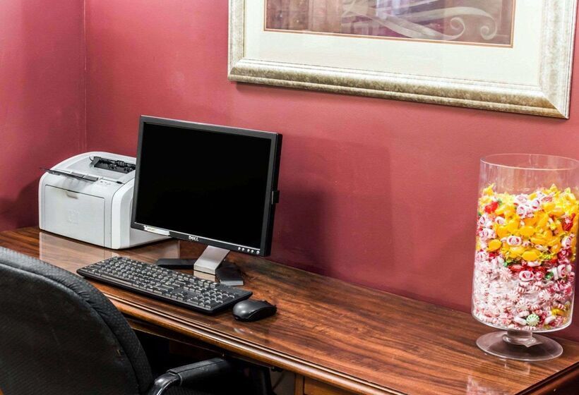 Отель Quality Inn Roanoke Near Lake Gaston