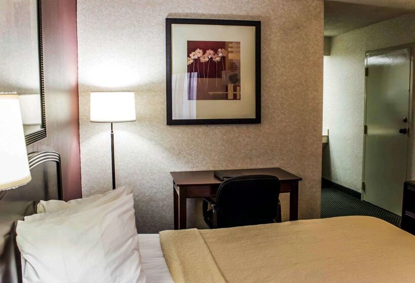 Отель Quality Inn Roanoke Near Lake Gaston