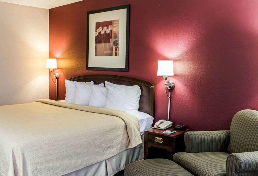 Отель Quality Inn Roanoke Near Lake Gaston