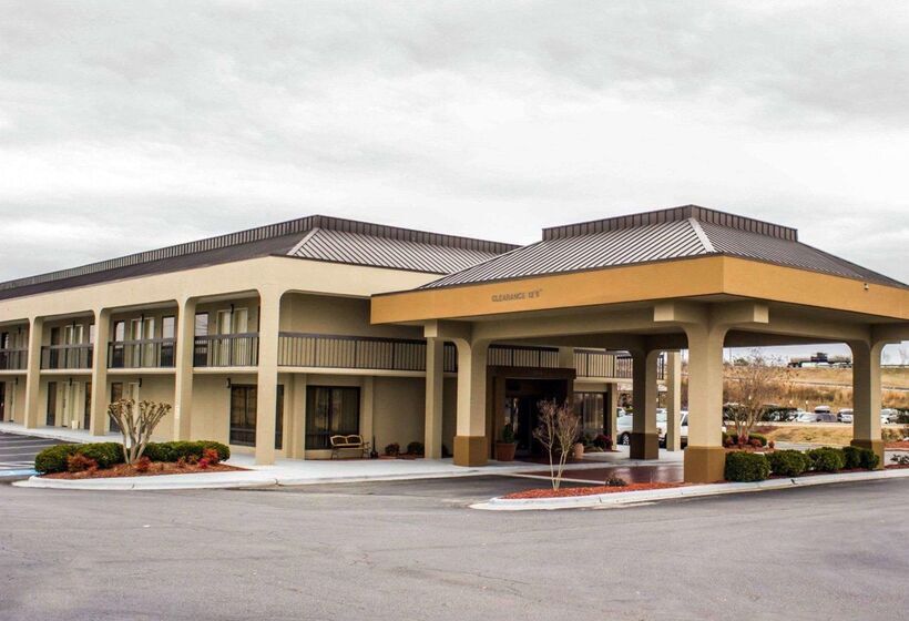 Отель Quality Inn Roanoke Near Lake Gaston