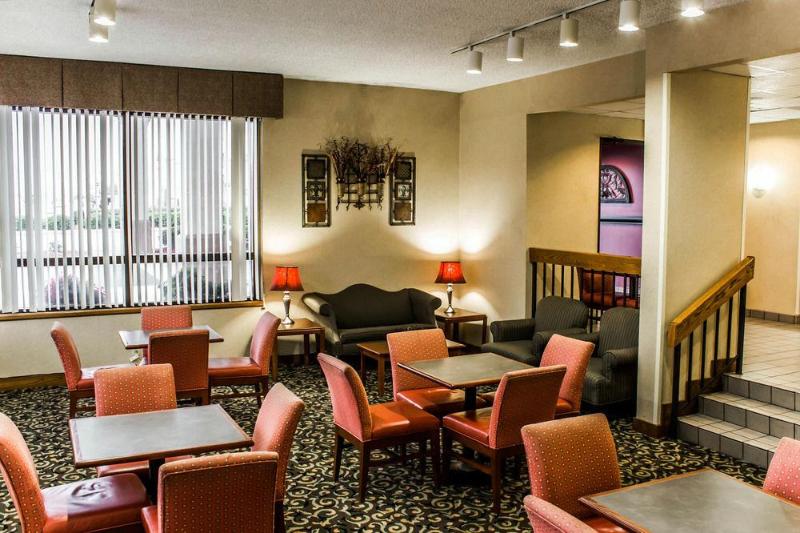 Отель Quality Inn Roanoke Near Lake Gaston