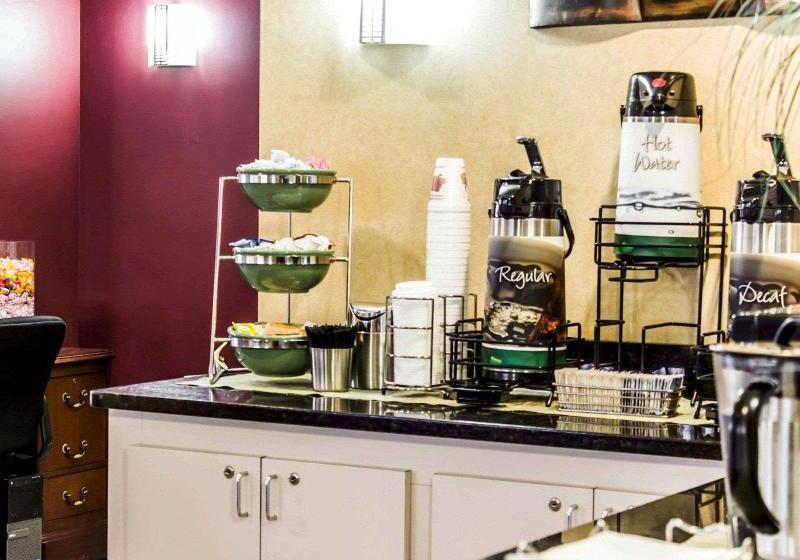 Отель Quality Inn Roanoke Near Lake Gaston