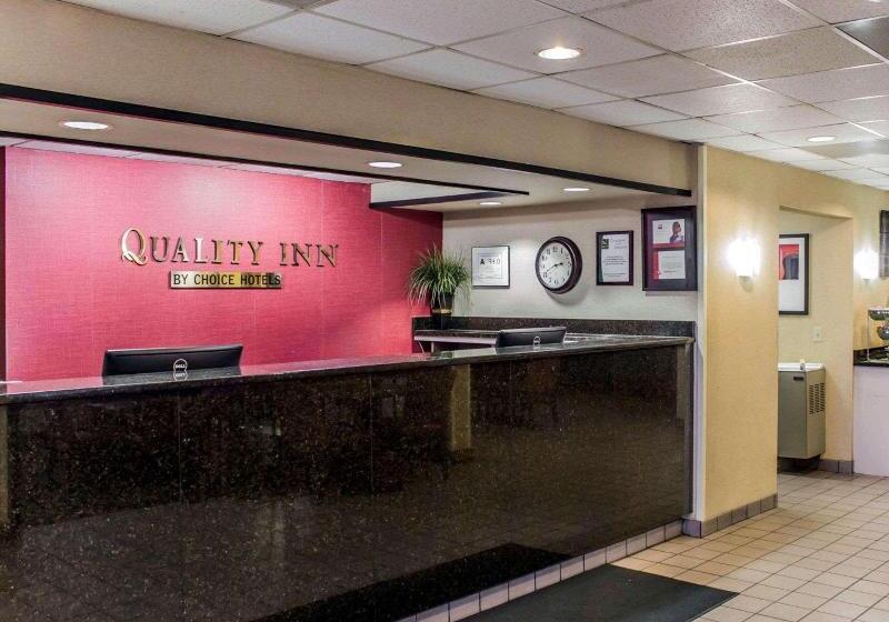 호텔 Quality Inn Roanoke Near Lake Gaston