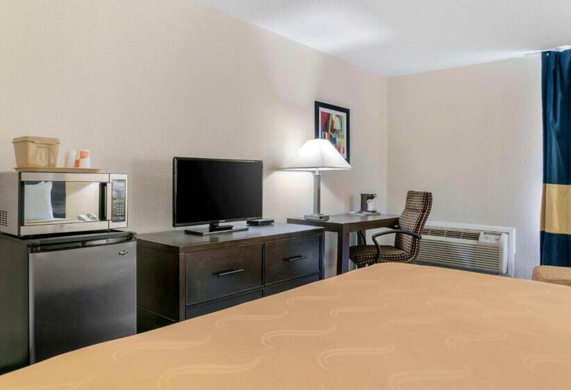 ホテル Quality Inn & Suites Banquet Center