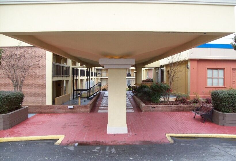 فندق Quality Inn & Suites Conference Center Statesboro Historic District