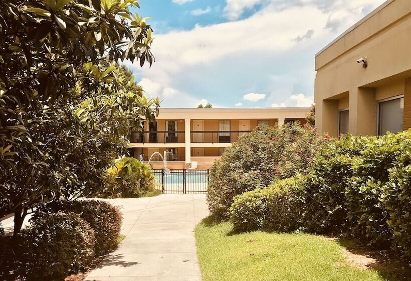 فندق Quality Inn & Suites Conference Center Statesboro Historic District