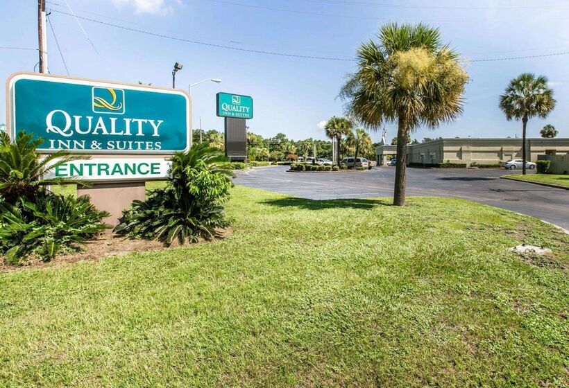호텔 Quality Inn & Suites