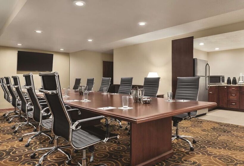 Radisson Hotel And Conference Center Fond Du Lac