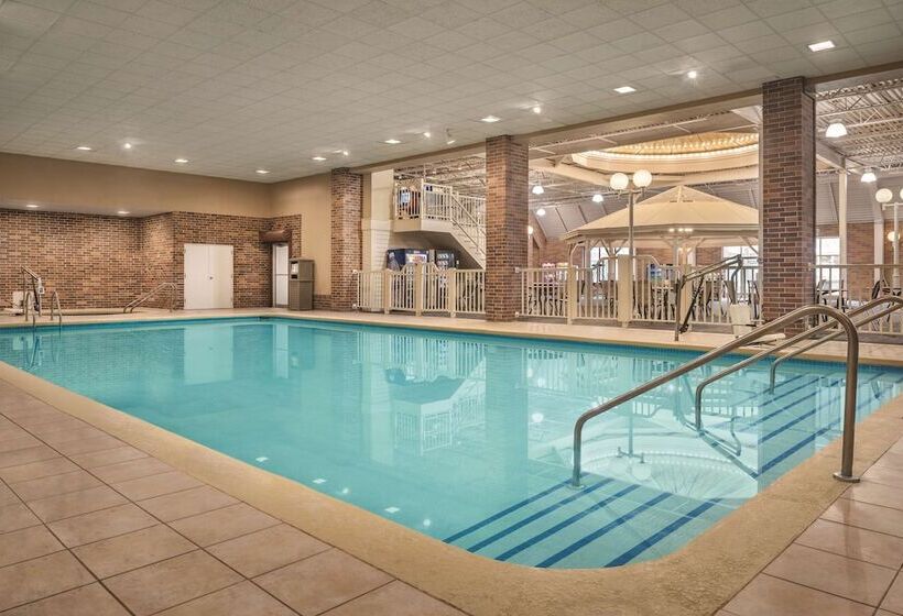 Radisson Hotel And Conference Center Fond Du Lac