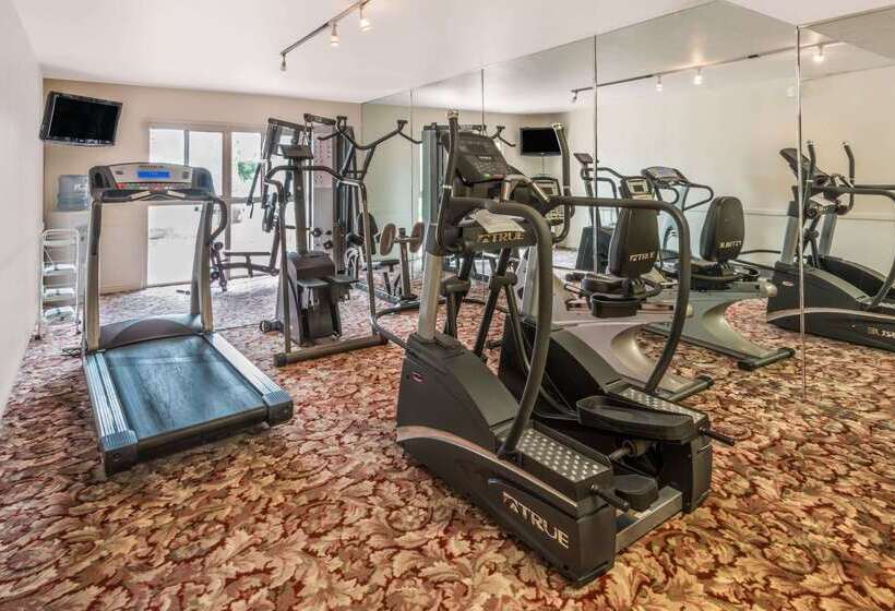 Ramada Hotel & Conference Center By Wyndham Las Cruces