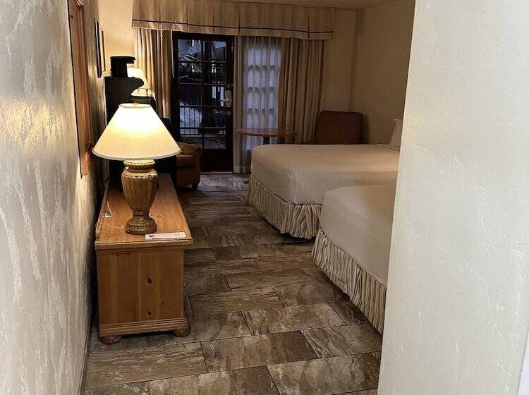 Ramada Hotel & Conference Center By Wyndham Las Cruces