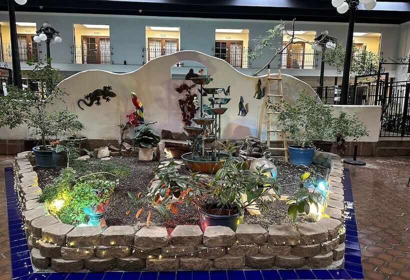 Ramada Hotel & Conference Center By Wyndham Las Cruces