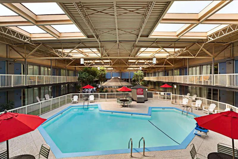 酒店 Ramada By Wyndham Clarion