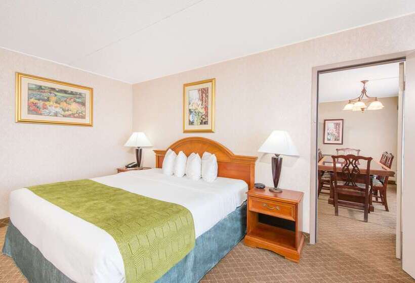 فندق Ramada By Wyndham Cumberland Downtown